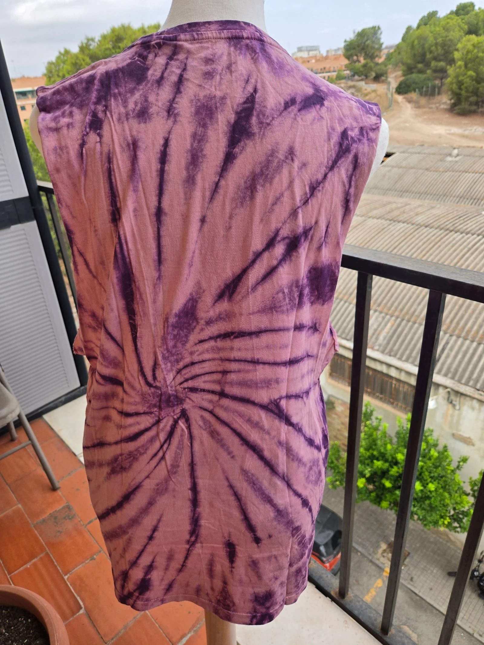 Camiseta tie dye roxa – photo 3